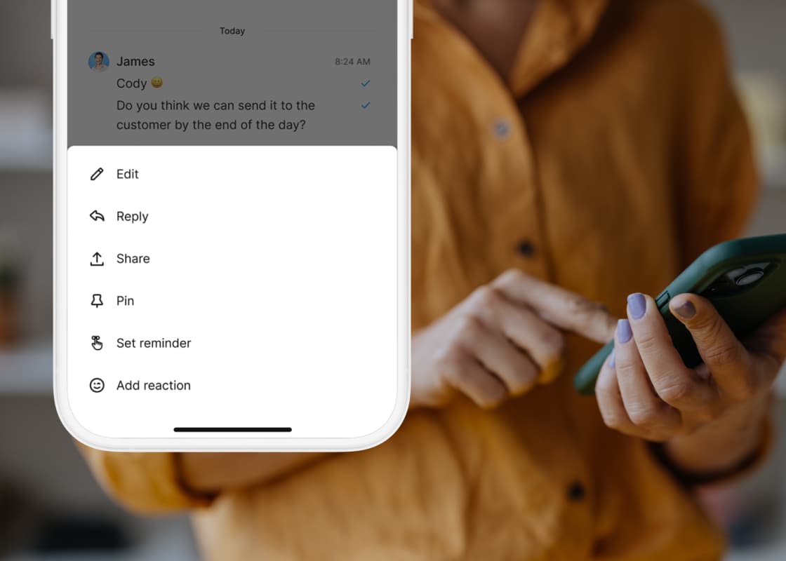woman using setmore connect on mobile